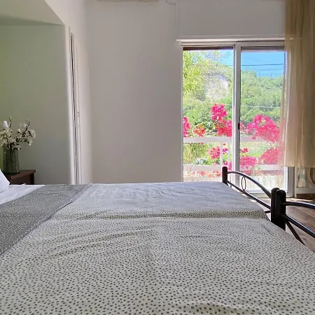 Houseloft Horizon Seafront Villa *
